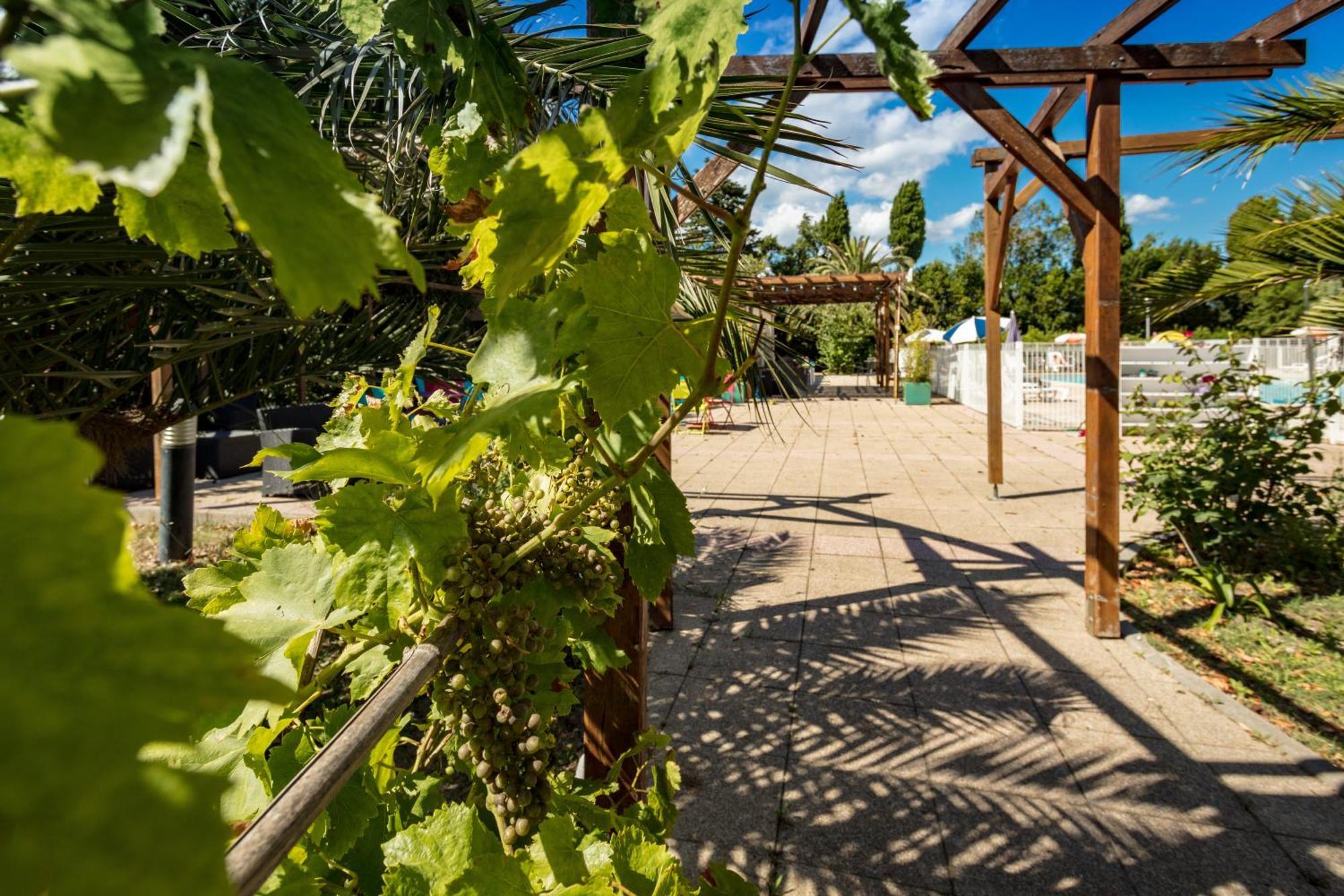 Готель Vvf Sigean Port-La-Nouvelle Corbieres Екстер'єр фото